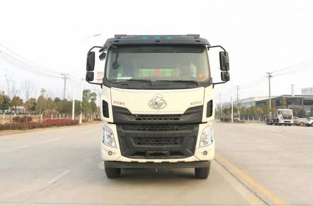 柳汽H5后雙橋勾臂垃圾車 20噸