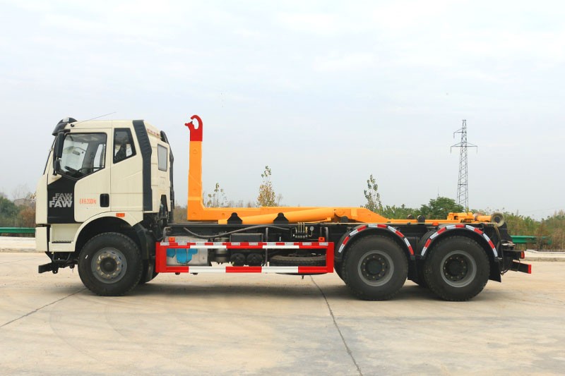 一汽解放J6后雙橋勾臂垃圾車 20噸