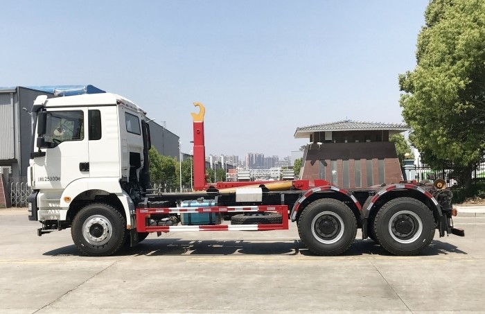 陜汽軒德X3后雙橋勾臂垃圾車 20方
