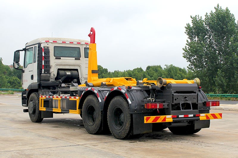 重汽汕德卡后雙橋勾臂垃圾車 20方