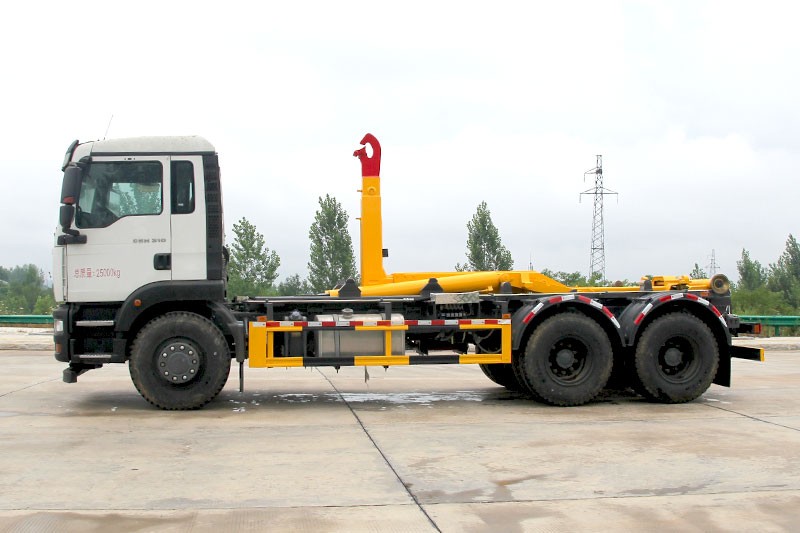 重汽汕德卡后雙橋勾臂垃圾車 20方