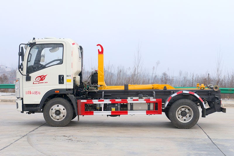 重汽HOWO豪沃勾臂垃圾車 5方 (可拉建筑垃圾箱)  