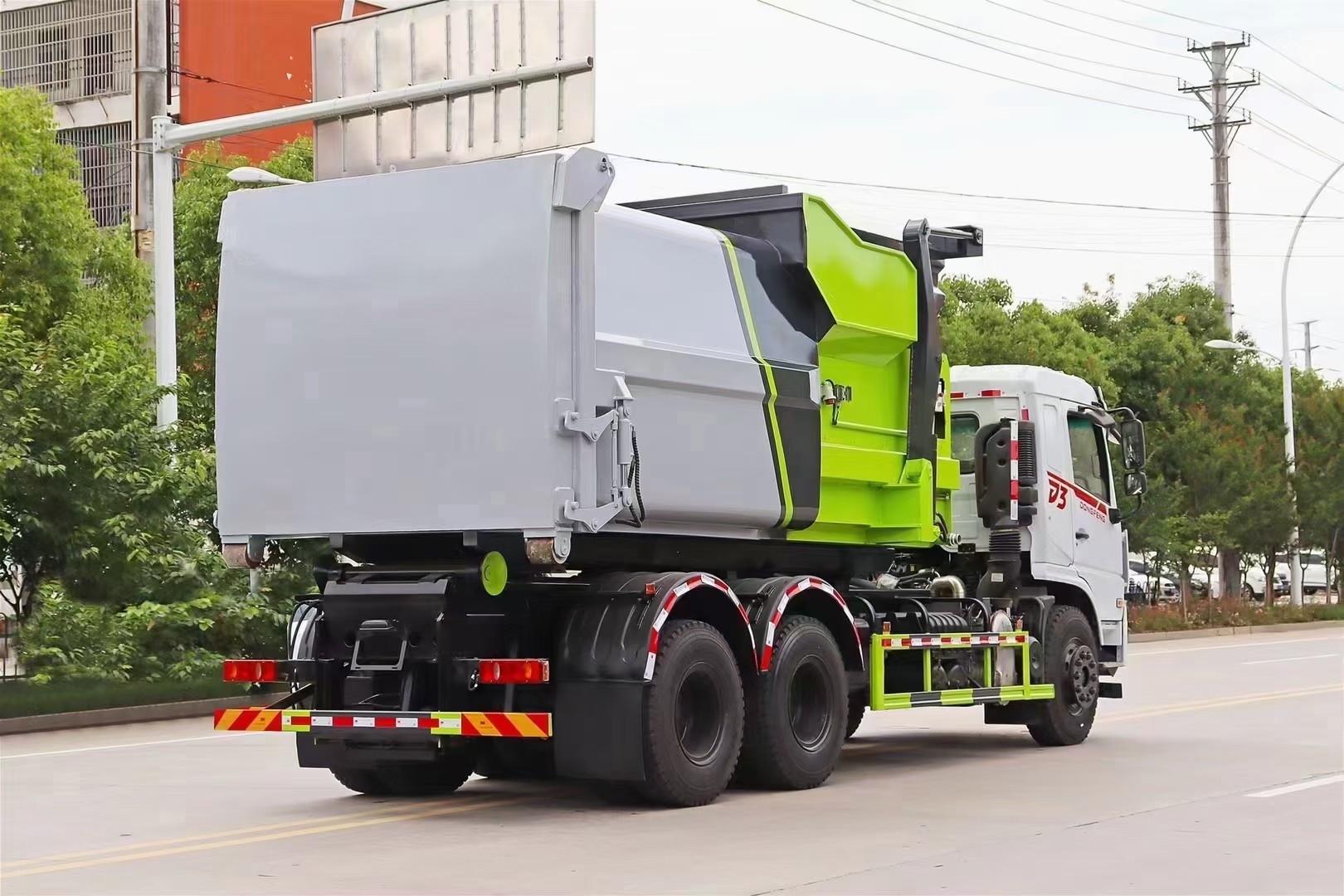 東風(fēng)專用D3后雙橋勾臂垃圾車 18方