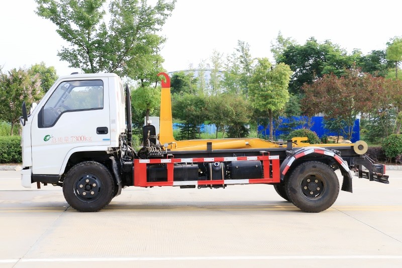 江鈴順達(dá)勾臂垃圾車 5方