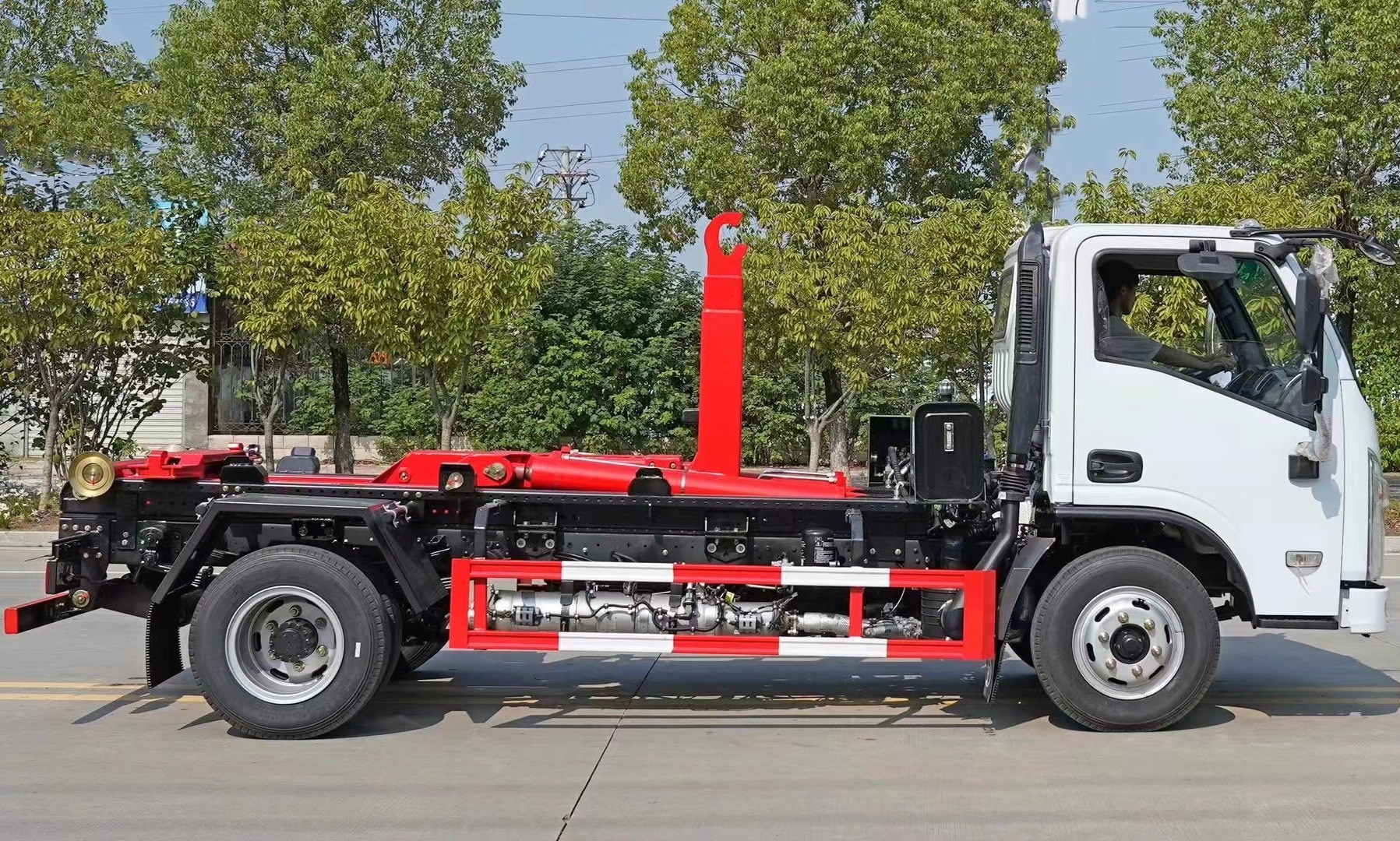 三環(huán)創(chuàng)客藍(lán)牌(地下室)勾臂垃圾車 7方建筑垃圾箱  