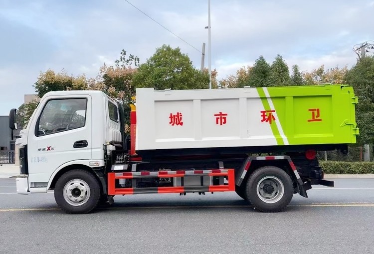 奧馳X2藍(lán)牌(地庫)勾臂垃圾車 7方建筑垃圾箱