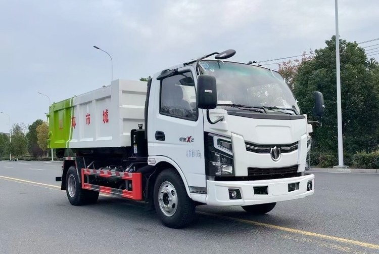 奧馳X2藍(lán)牌(地庫)勾臂垃圾車 7方建筑垃圾箱