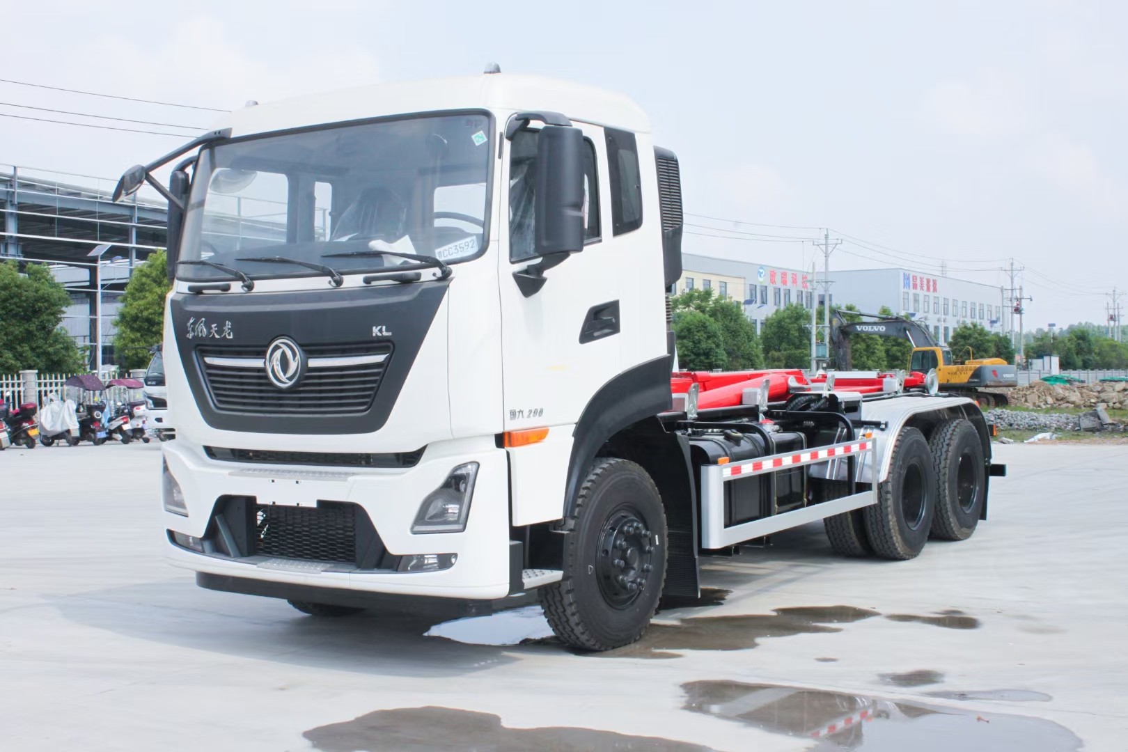 東風(fēng)天KL后雙橋鉤臂式垃圾車 20方