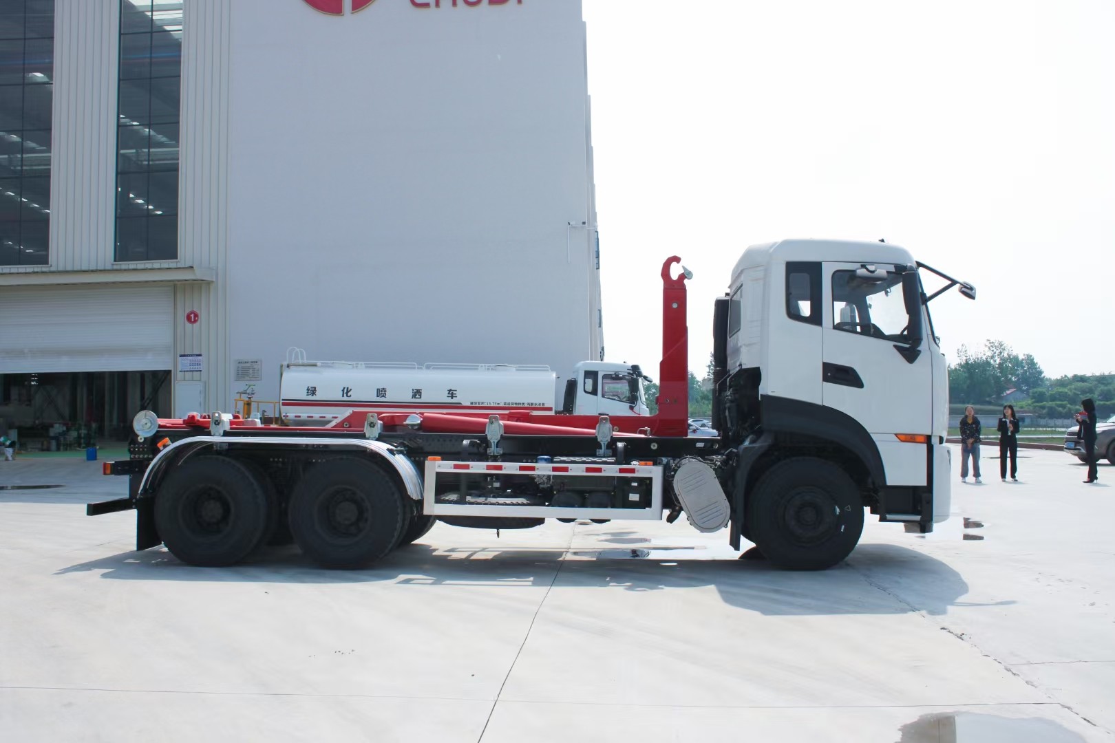 東風天KL后雙橋鉤臂式垃圾車 20方