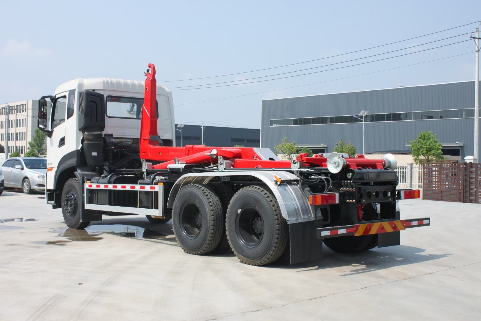 東風天KL后雙橋鉤臂式垃圾車 20方