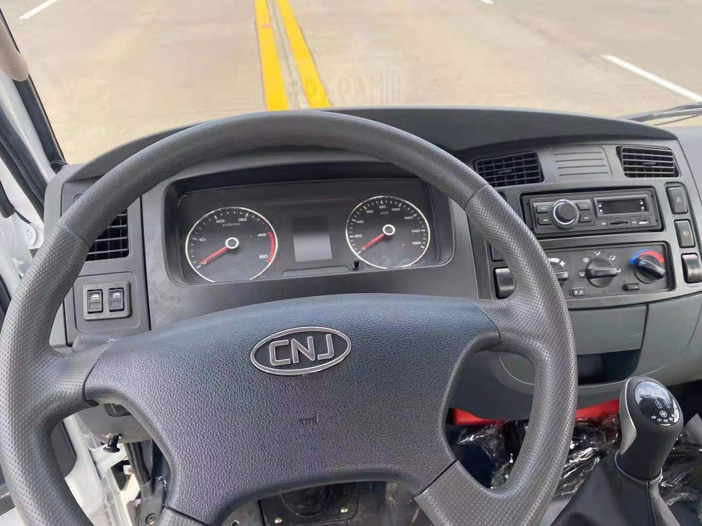 南駿藍(lán)牌(地庫(kù))勾臂垃圾車(chē) 7方建筑垃圾箱 