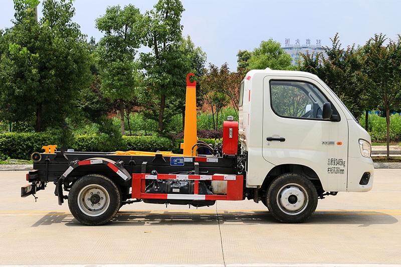 福田祥菱M1勾臂垃圾車 3方