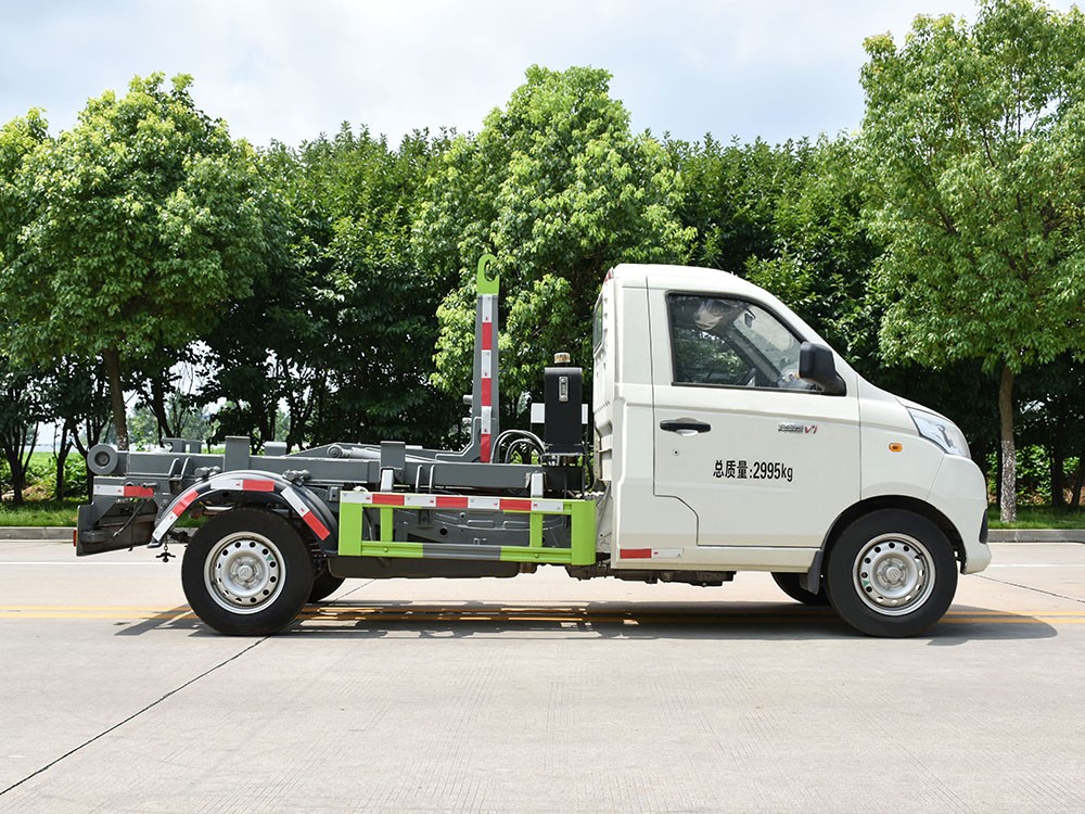福田祥菱V1勾臂垃圾車 3方