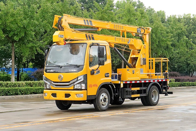 東風(fēng)D6多利卡13.5米高空作業(yè)車