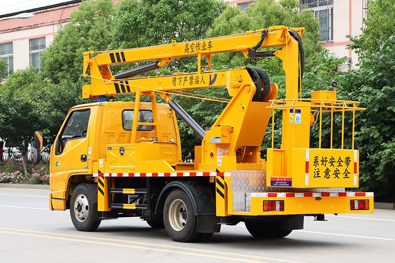 江鈴順達(dá)13.5米高空作業(yè)車